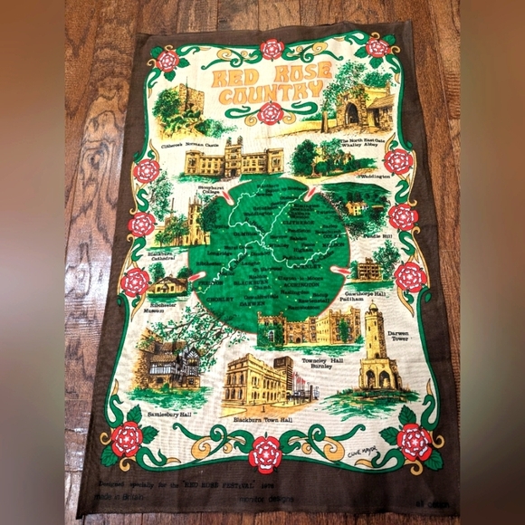 Red Rose Country Vintage  Tea Towel with historic Great Britain architecture - Picture 1 of 8